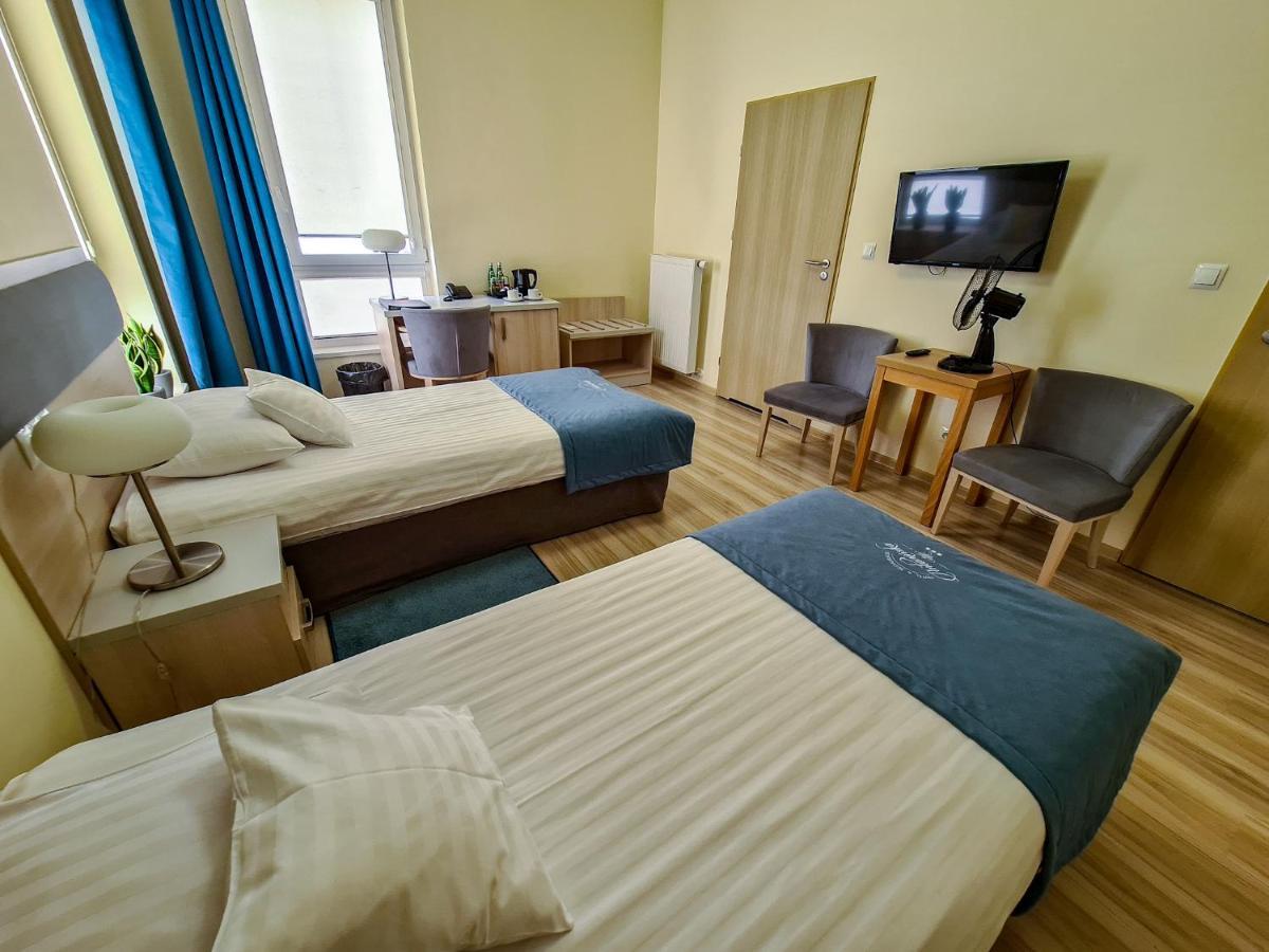 Antoninska Hotel & Apartamenty ليشنو المظهر الخارجي الصورة