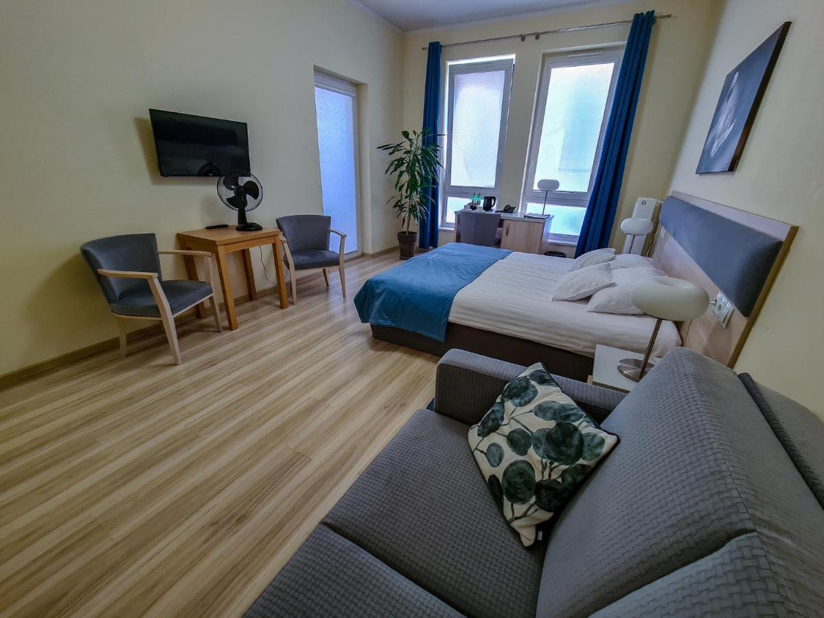 Antoninska Hotel & Apartamenty ليشنو المظهر الخارجي الصورة