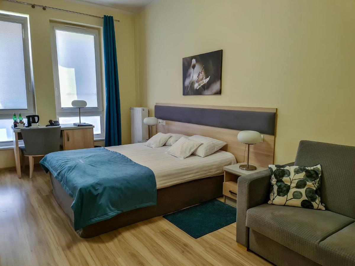 Antoninska Hotel & Apartamenty ليشنو المظهر الخارجي الصورة