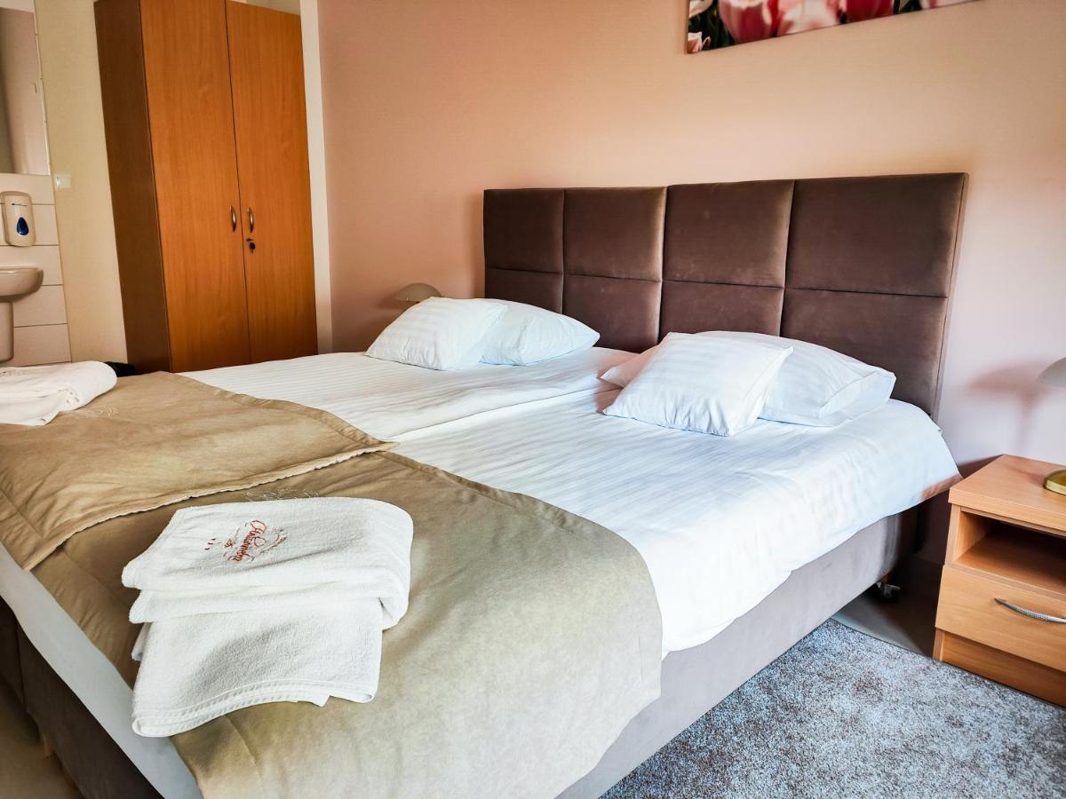 Antoninska Hotel & Apartamenty ليشنو المظهر الخارجي الصورة