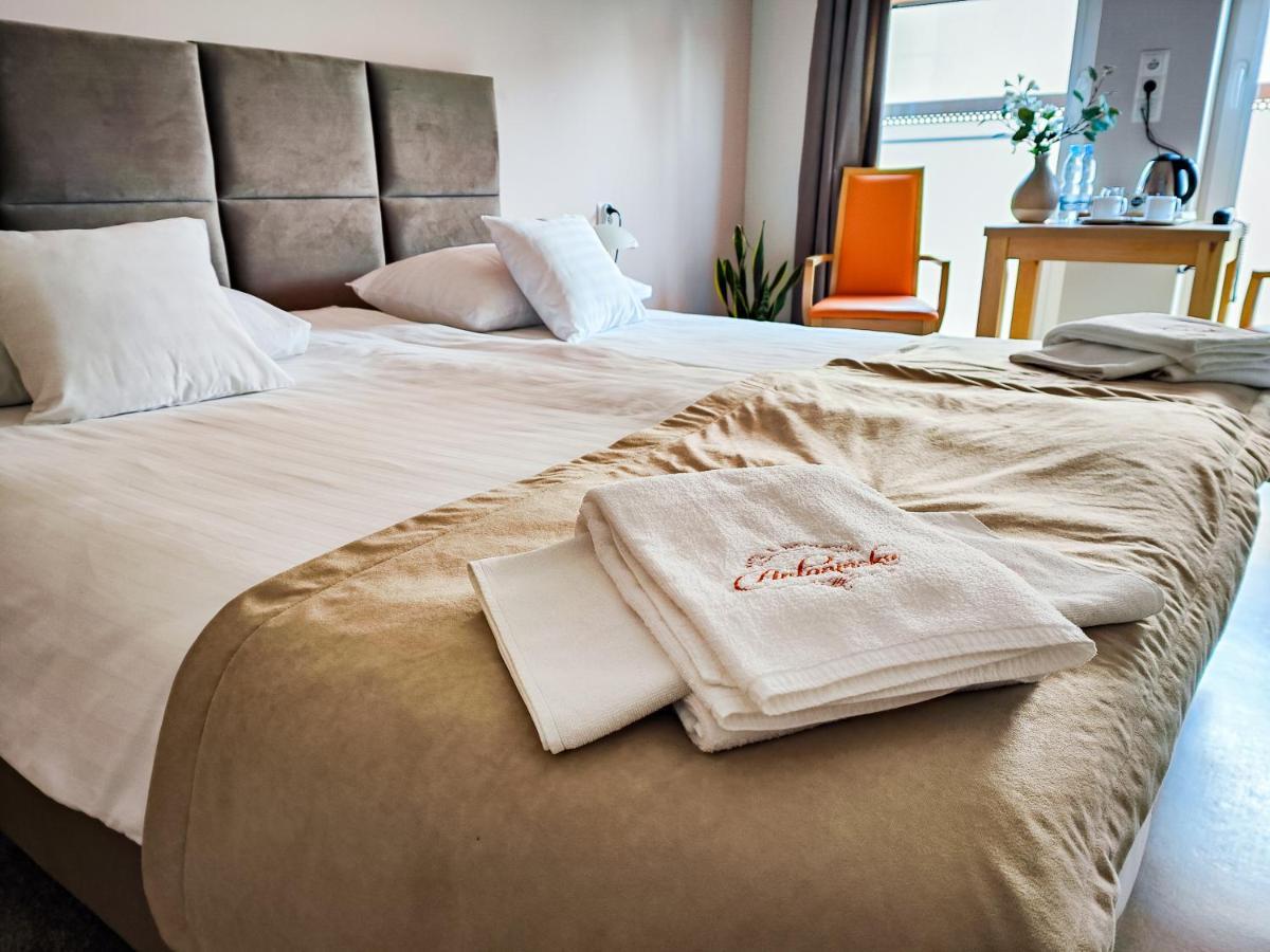 Antoninska Hotel & Apartamenty ليشنو المظهر الخارجي الصورة