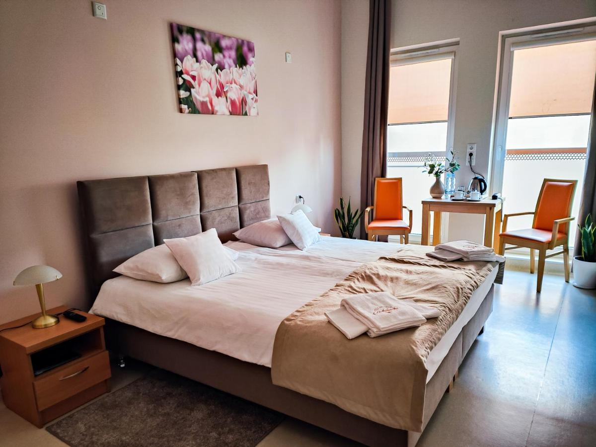 Antoninska Hotel & Apartamenty ليشنو المظهر الخارجي الصورة